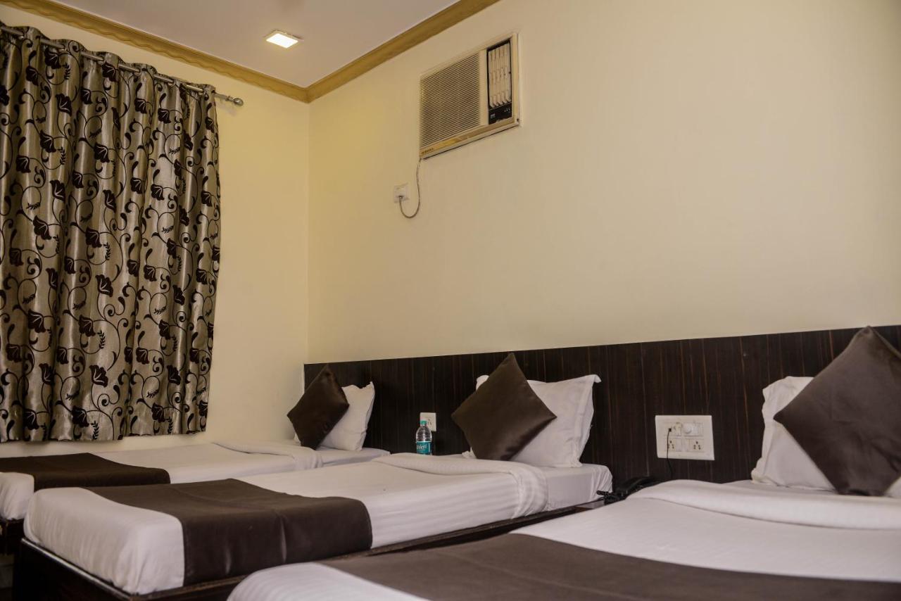 Hotel National Mumbai  Buitenkant foto