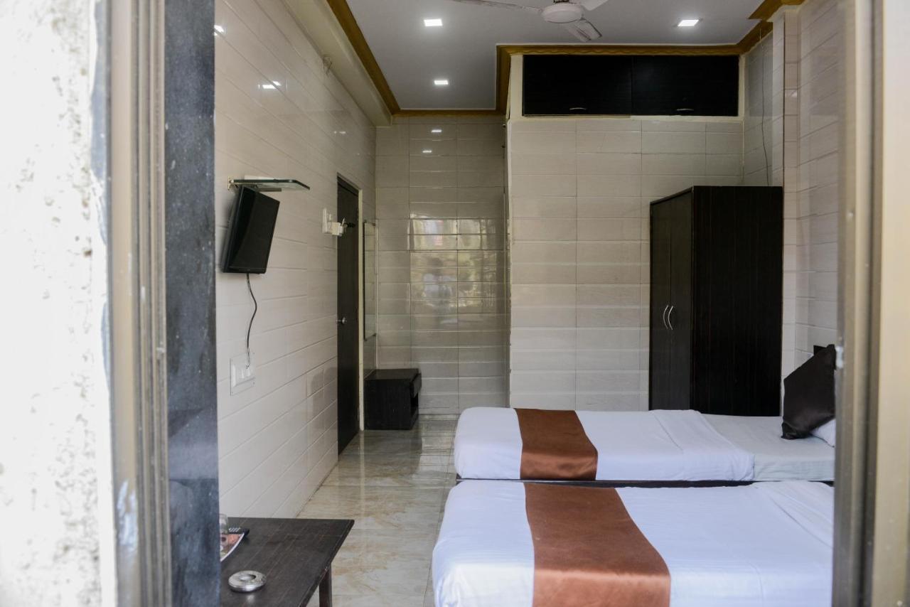 Hotel National Mumbai  Buitenkant foto
