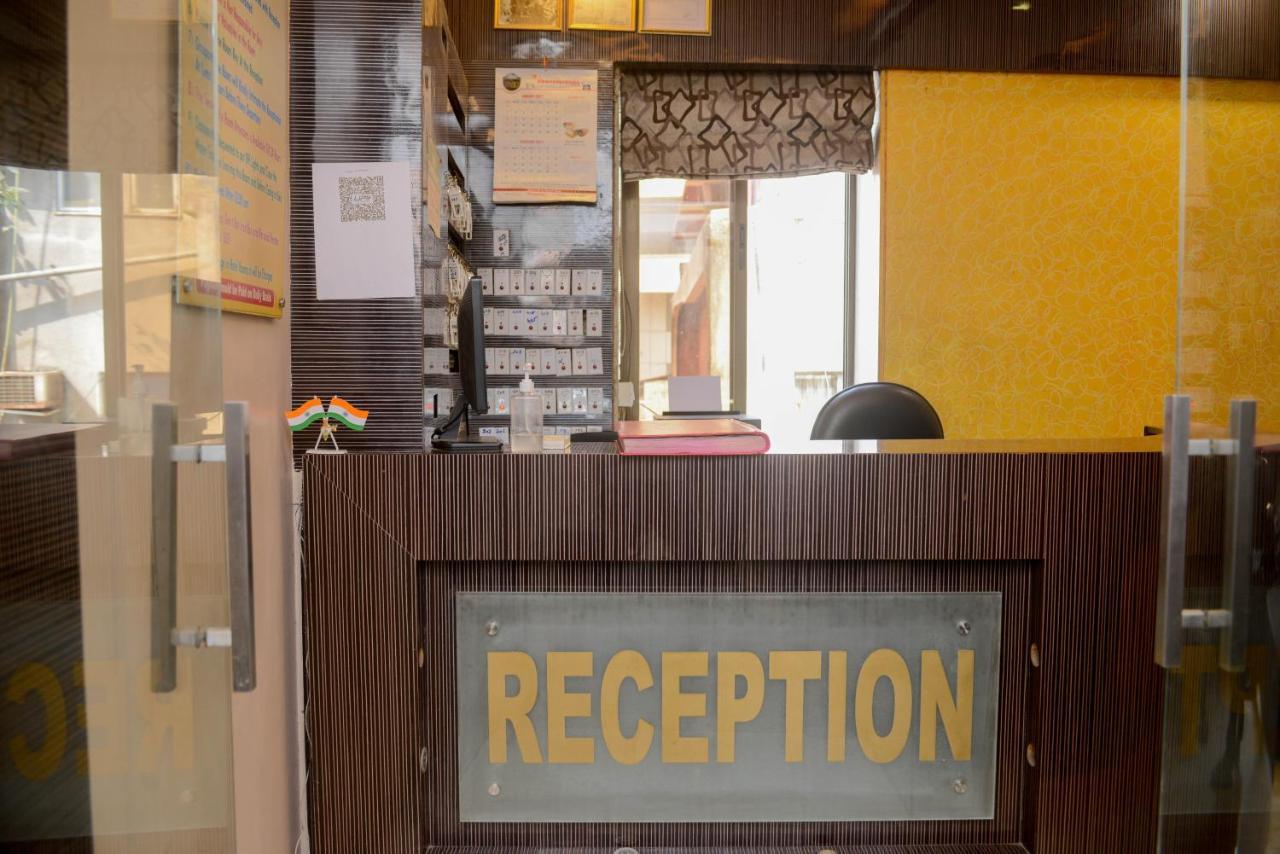 Hotel National Mumbai  Buitenkant foto