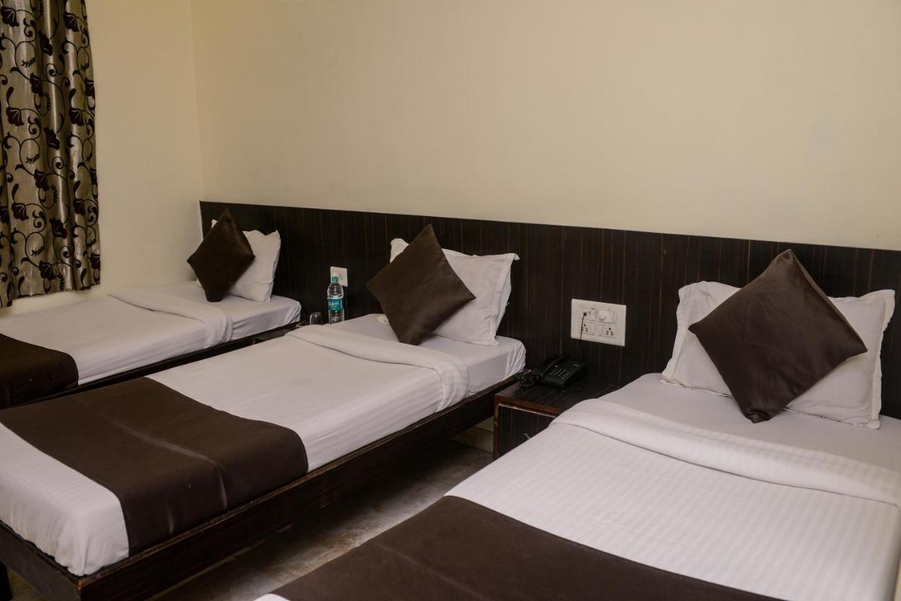 Hotel National Mumbai  Buitenkant foto
