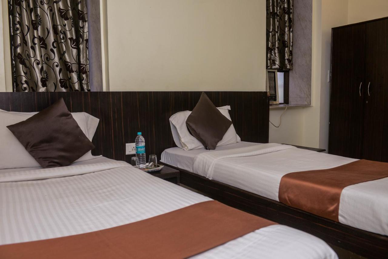 Hotel National Mumbai  Buitenkant foto