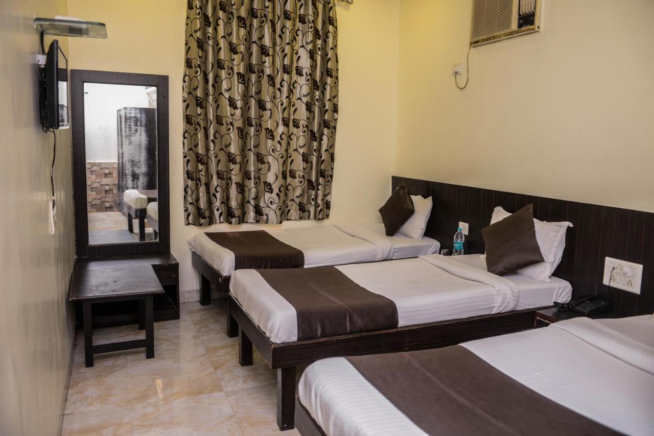 Hotel National Mumbai  Buitenkant foto
