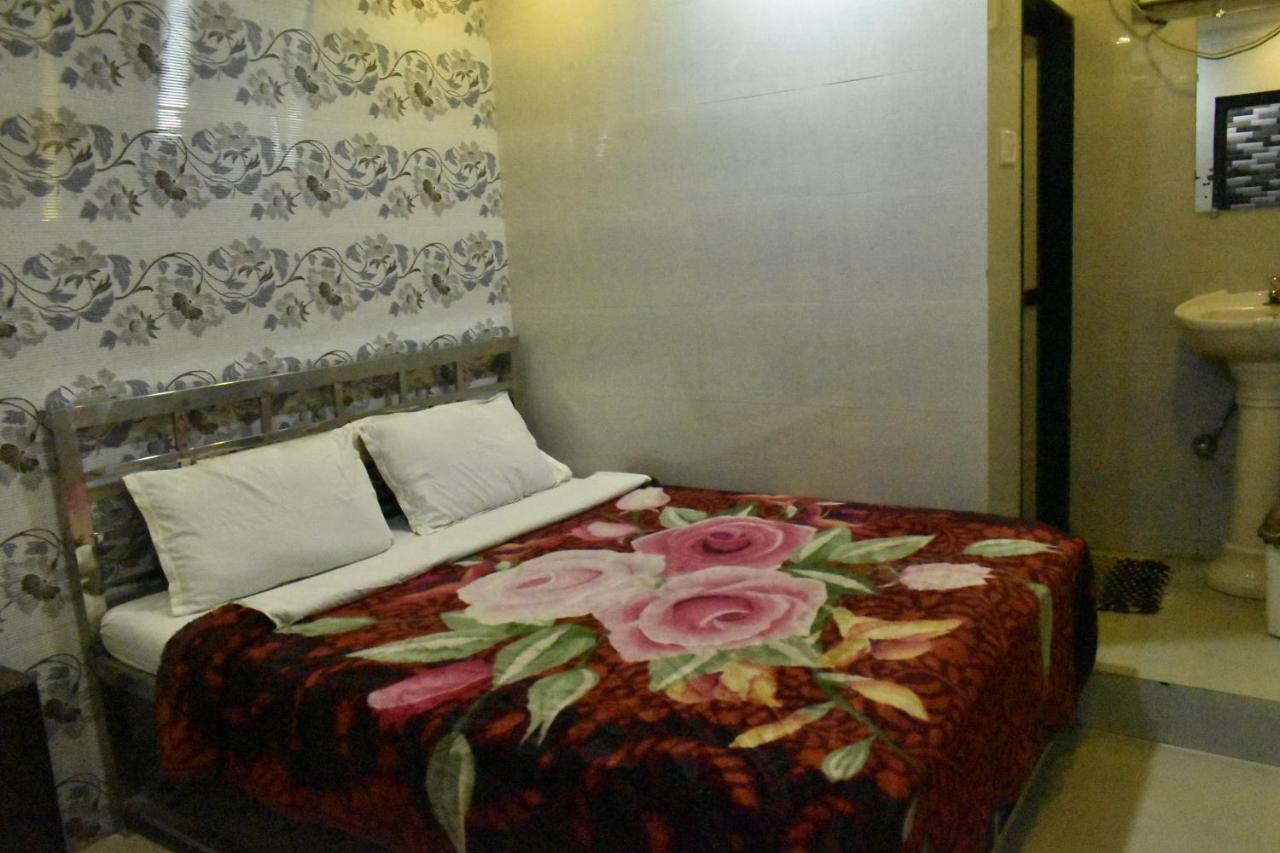 Hotel National Mumbai  Buitenkant foto