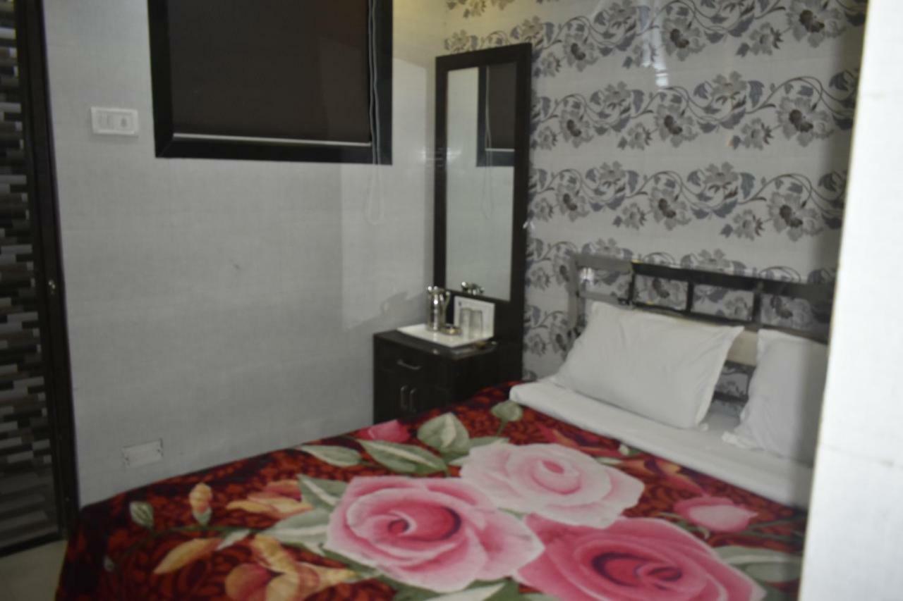 Hotel National Mumbai  Buitenkant foto